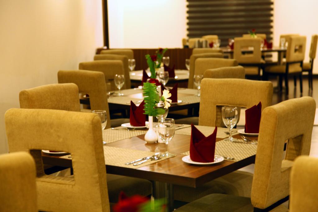 Continent Nakodar Hotel & Resorts Dış mekan fotoğraf