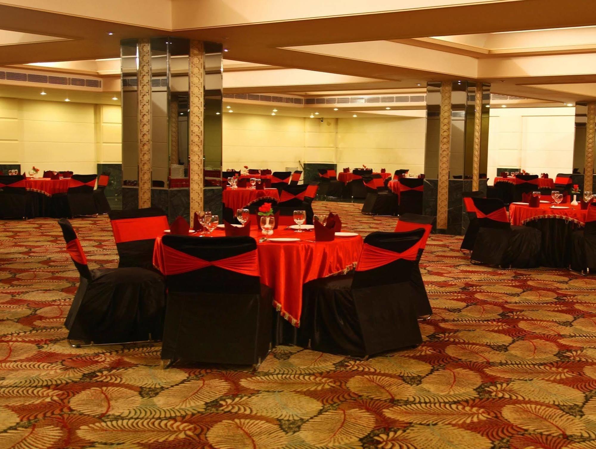 Continent Nakodar Hotel & Resorts Dış mekan fotoğraf